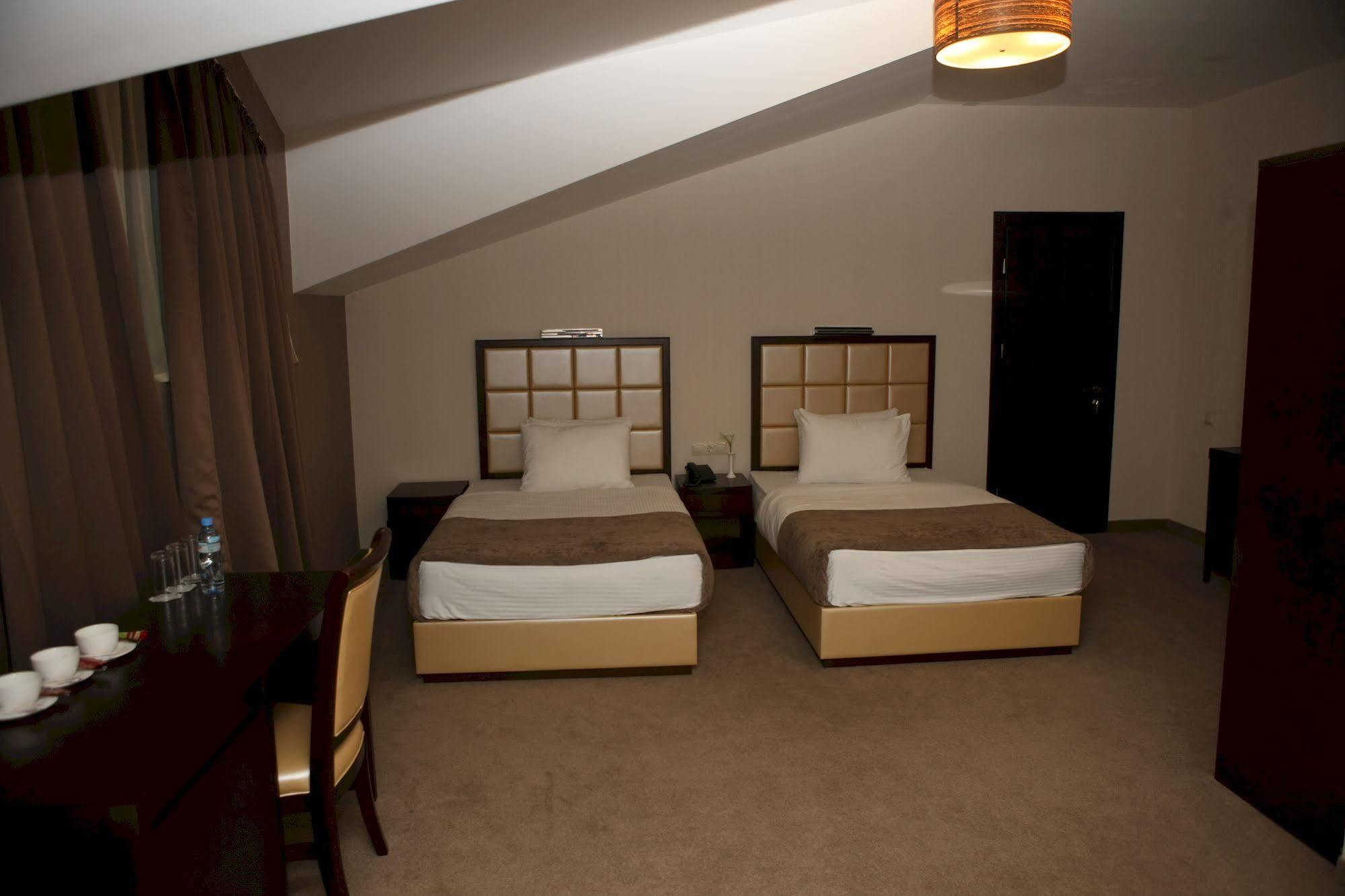 Hotel Orion Old Town Tbilisi Buitenkant foto