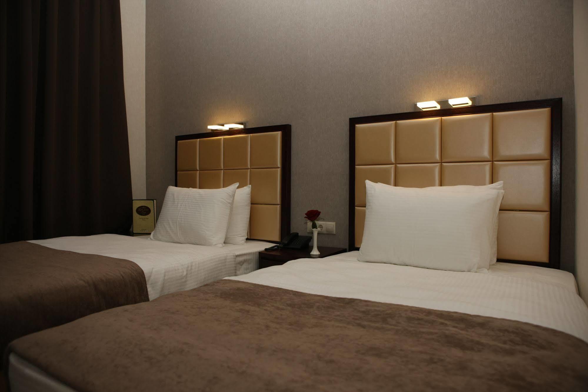 Hotel Orion Old Town Tbilisi Buitenkant foto
